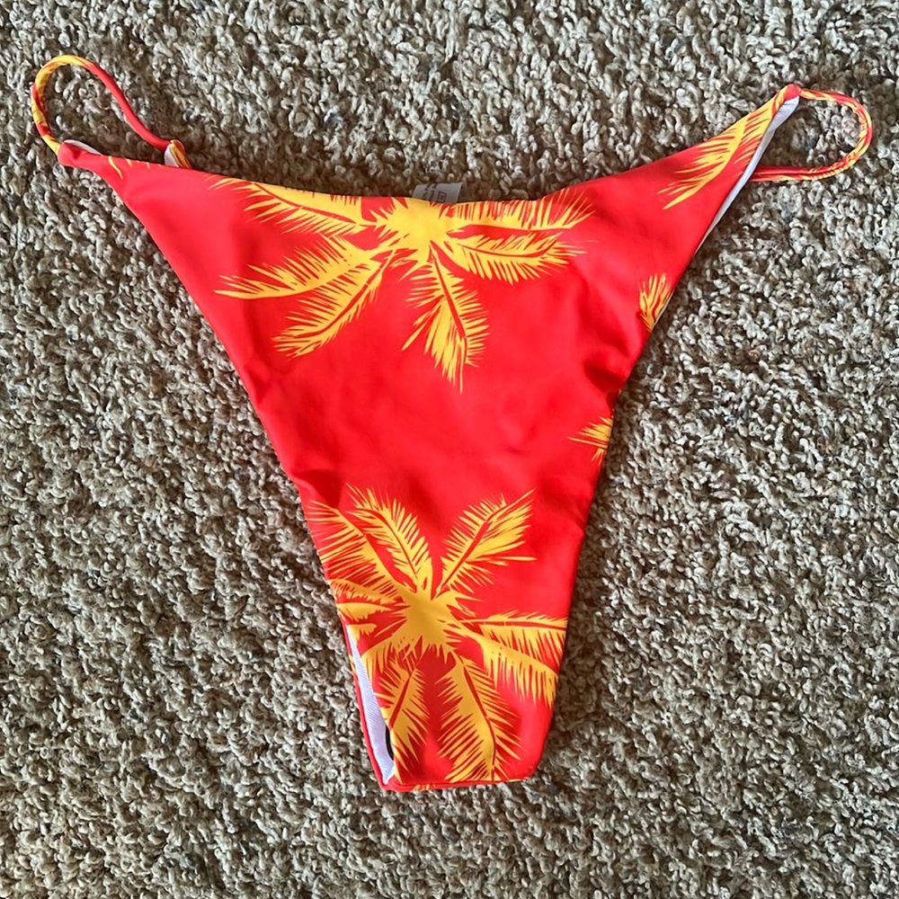 Bikini bottoms large